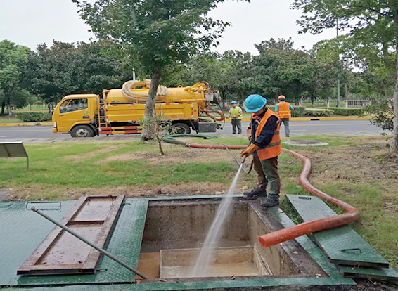 群英乡化油池清理
